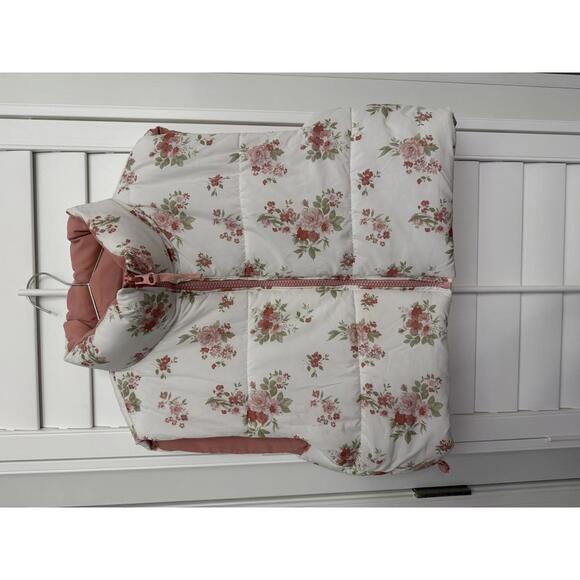 Altar'd State Jackets & Blazers - Altar'd State Stella Floral Puffer Vest in ivory and pink size XL